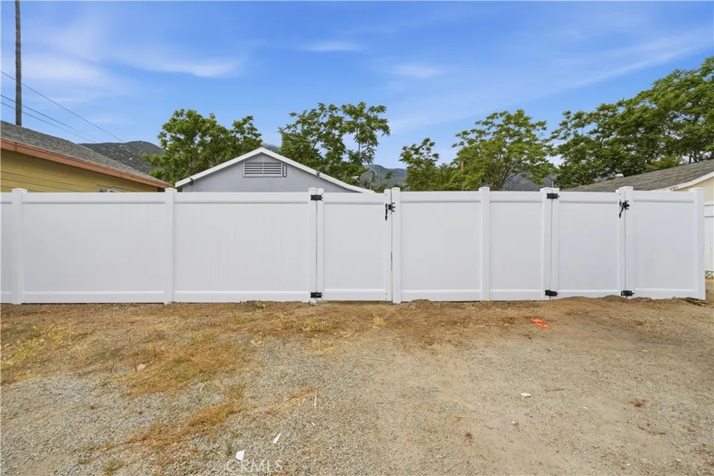 17797 Grand A & B Lake Elsinore, CA 92530