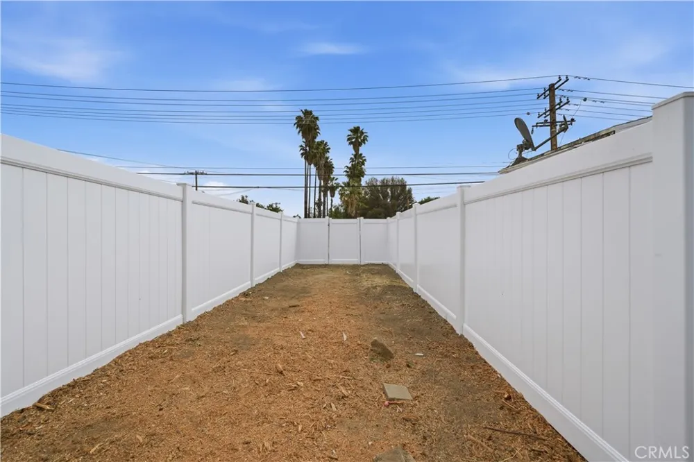 17797 Grand A & B Lake Elsinore, CA 92530
