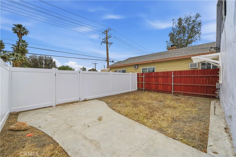 17797 Grand A & B Lake Elsinore, CA 92530