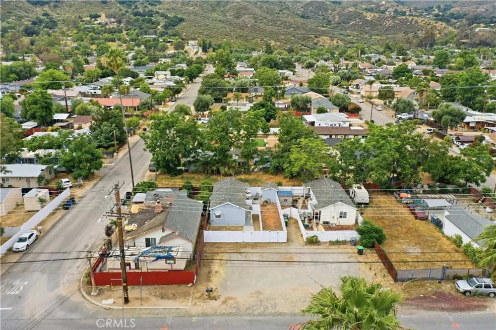 17797 Grand A & B Lake Elsinore, CA 92530