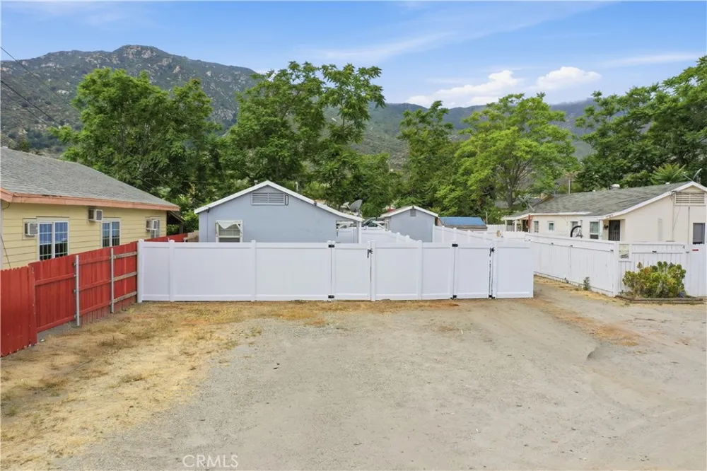 17797 Grand A & B Lake Elsinore, CA 92530