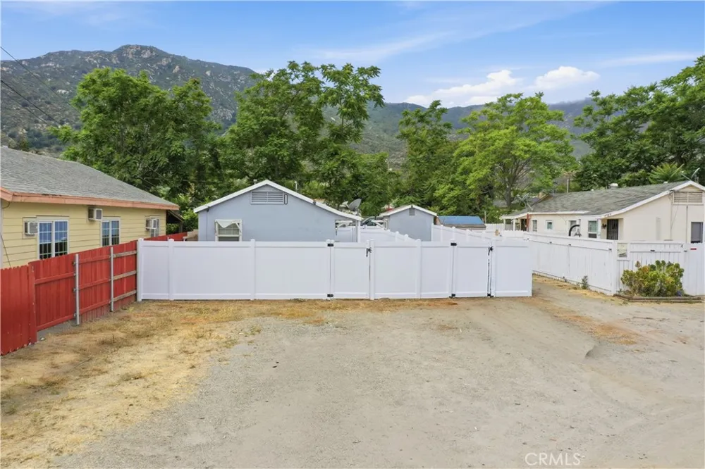 17797 Grand A & B Lake Elsinore, CA 92530