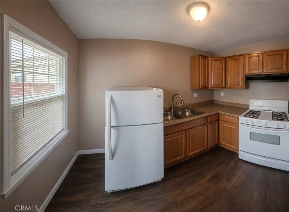 17797 Grand A & B Lake Elsinore, CA 92530