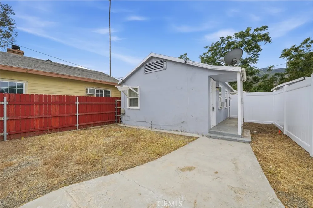 17797 Grand A & B Lake Elsinore, CA 92530