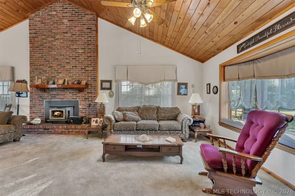 24751 S 200 ROAD Henryetta, OK 74437