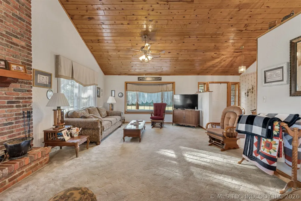 24751 S 200 ROAD Henryetta, OK 74437