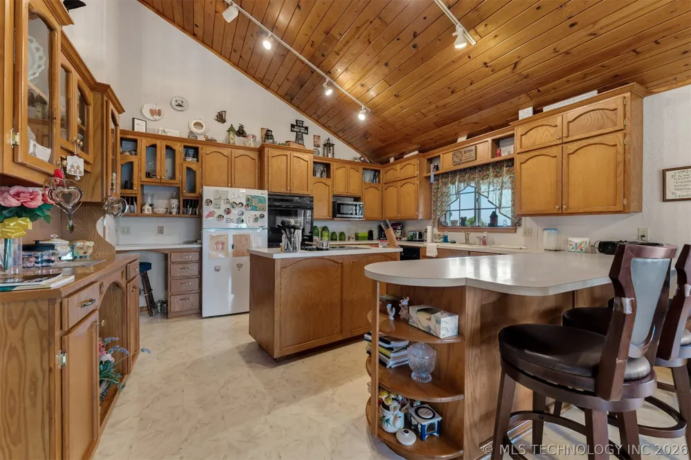 24751 S 200 ROAD Henryetta, OK 74437
