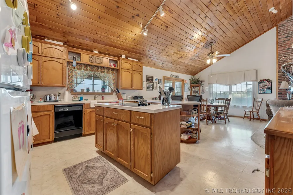 24751 S 200 ROAD Henryetta, OK 74437