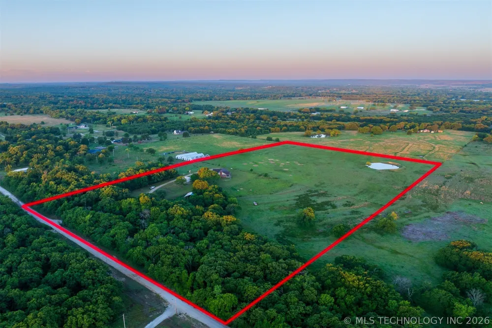 24751 S 200 ROAD Henryetta, OK 74437