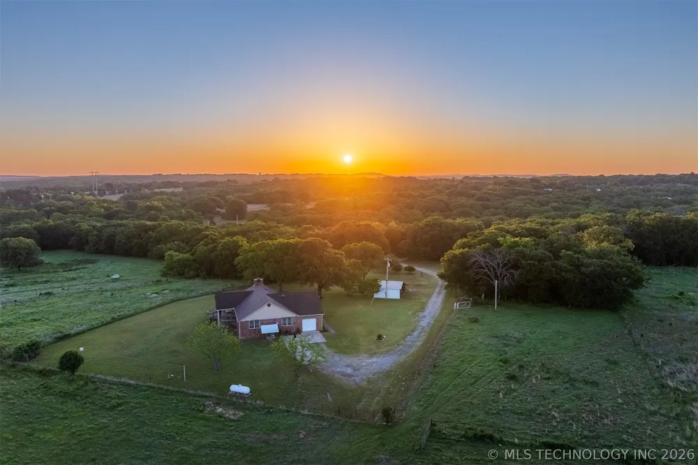 24751 S 200 ROAD Henryetta, OK 74437