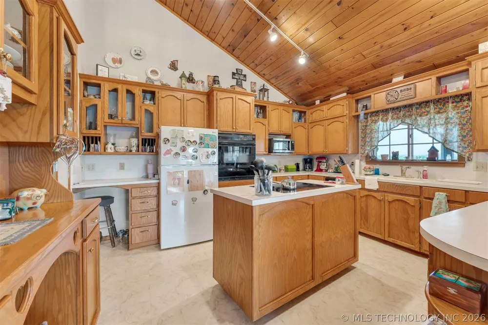 24751 S 200 ROAD Henryetta, OK 74437
