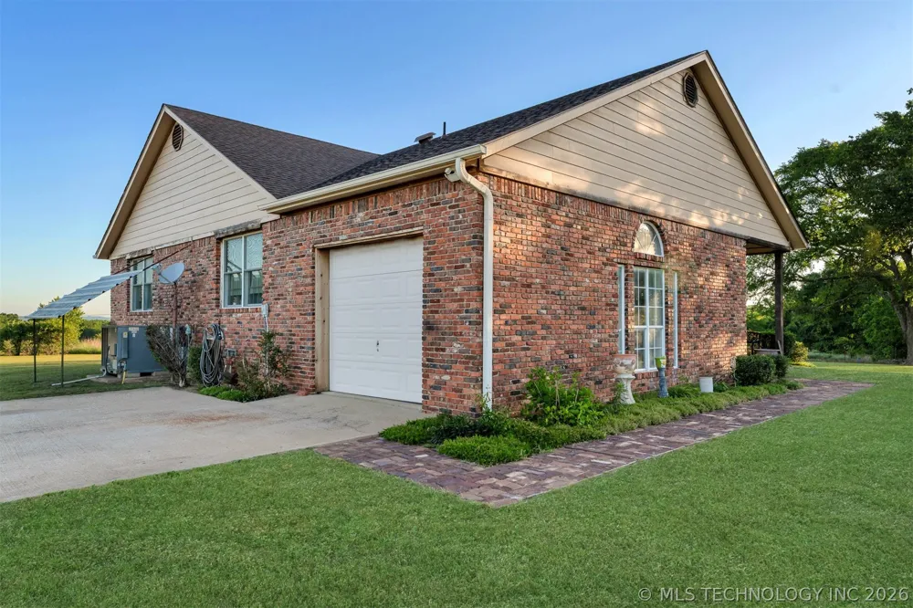24751 S 200 ROAD Henryetta, OK 74437
