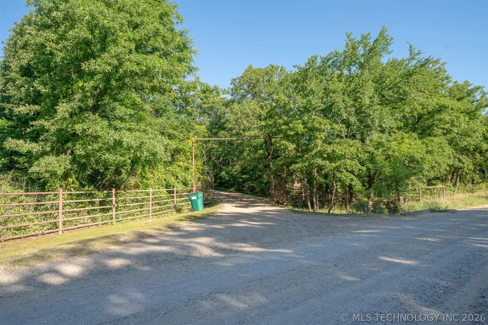 24751 S 200 ROAD Henryetta, OK 74437
