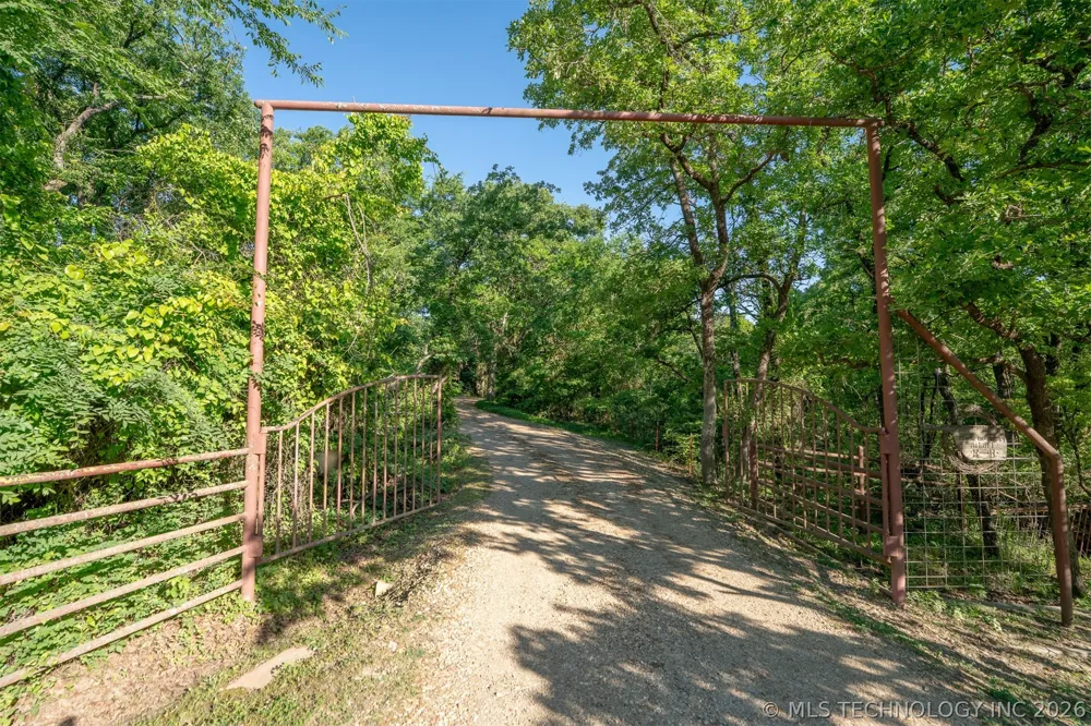 24751 S 200 ROAD Henryetta, OK 74437