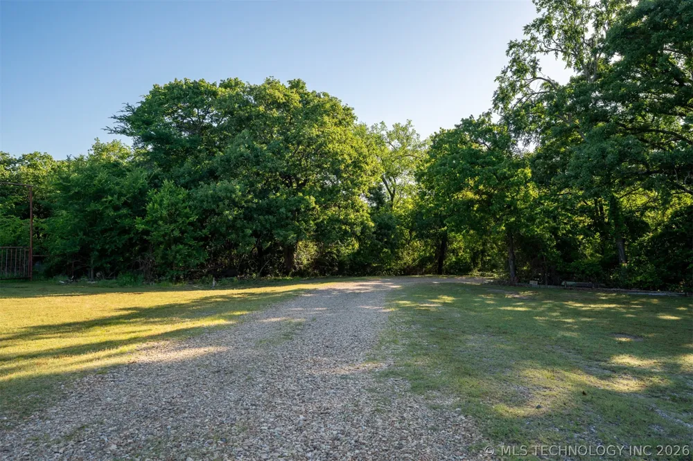 24751 S 200 ROAD Henryetta, OK 74437