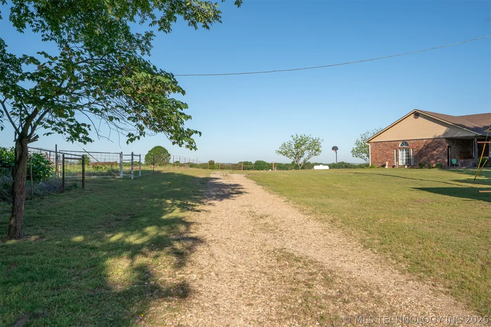 24751 S 200 ROAD Henryetta, OK 74437