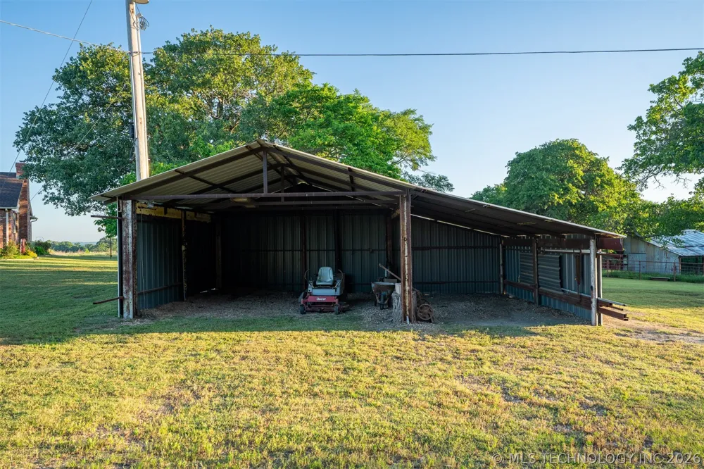 24751 S 200 ROAD Henryetta, OK 74437
