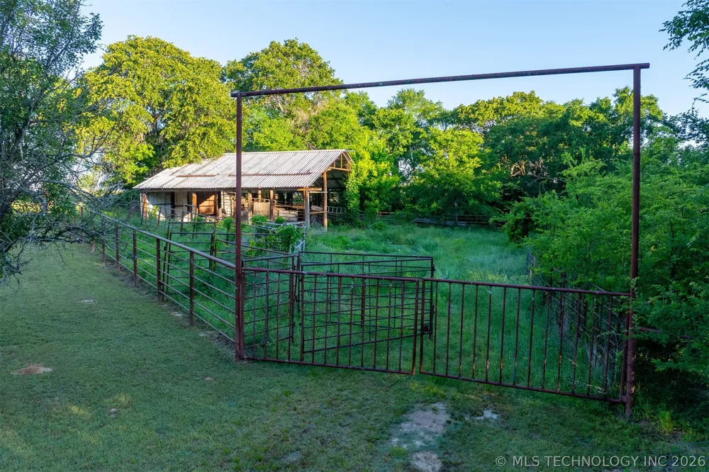 24751 S 200 ROAD Henryetta, OK 74437