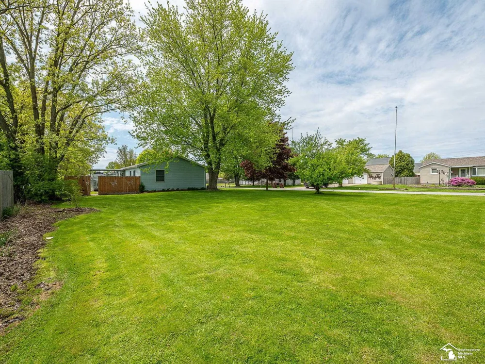 4972 Elm Street Frenchtown Township, MI 48166
