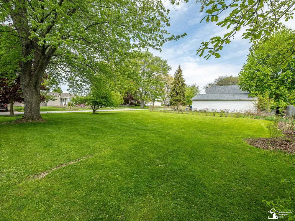 4972 Elm Street Frenchtown Township, MI 48166