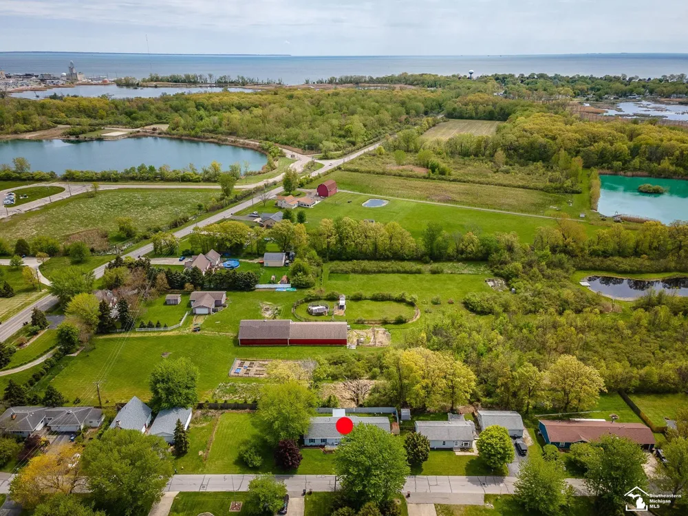 4972 Elm Street Frenchtown Township, MI 48166