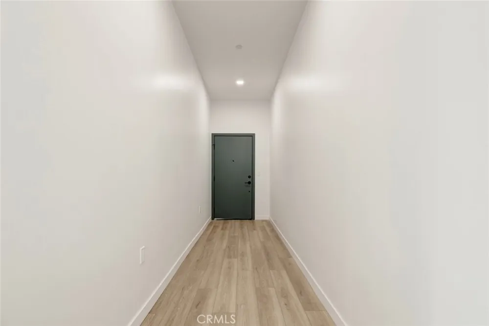 14810 Delano Street #204 Van Nuys, CA 91411