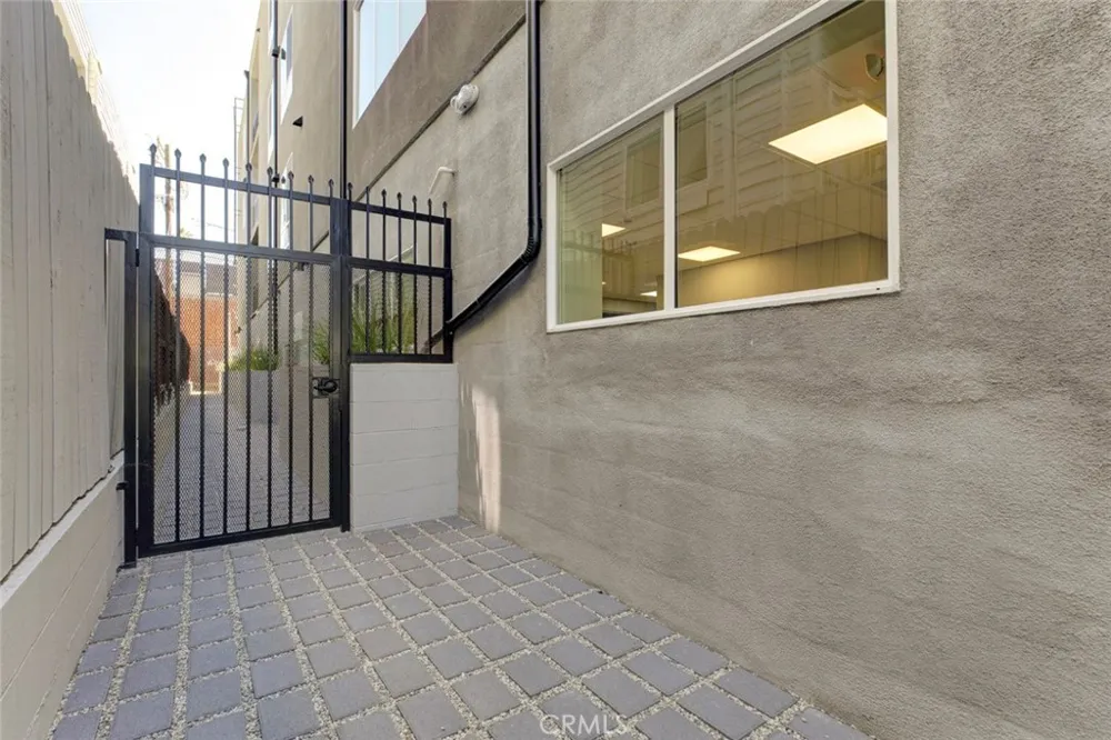 14810 Delano Street #204 Van Nuys, CA 91411