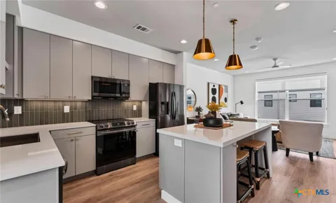 1208 Academy Avenue #3205