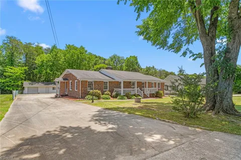 1244 Lawndale Road