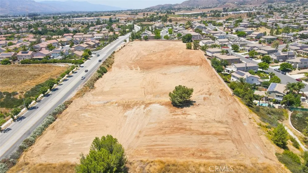 2 Jackson Ave Murrieta, CA 92562