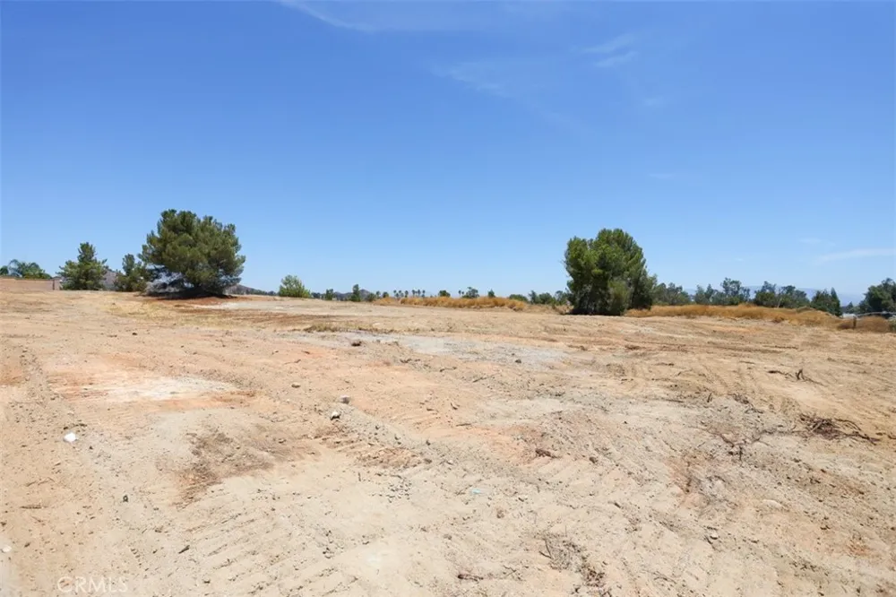 2 Jackson Ave Murrieta, CA 92562
