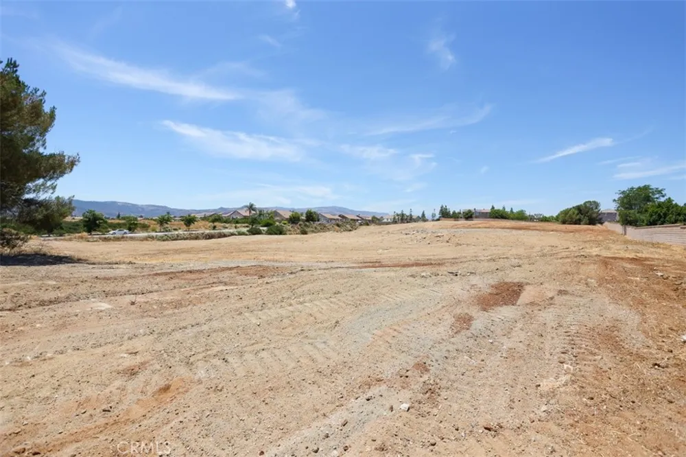 2 Jackson Ave Murrieta, CA 92562