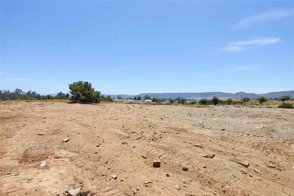 2 Jackson Ave Murrieta, CA 92562