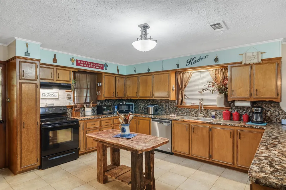 7611 Fm 314 Ben Wheeler, TX 75754