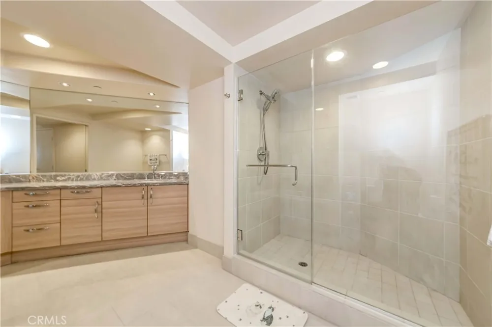 13650 Marina Pointe Drive #1506 Marina del Rey, CA 90292