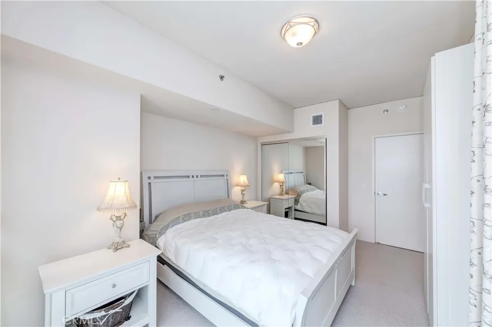13650 Marina Pointe Drive #1506 Marina del Rey, CA 90292
