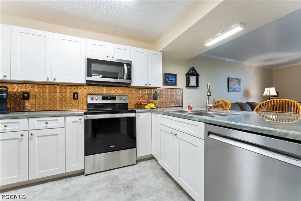 Key Drive #209 North Fort Myers, FL 33903