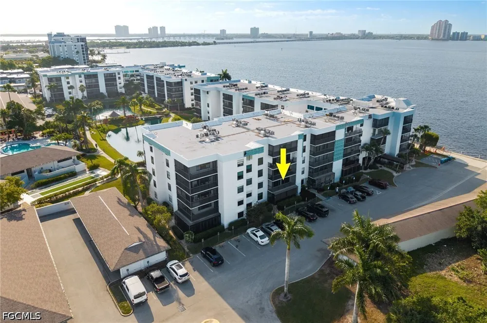 Key Drive #209 North Fort Myers, FL 33903