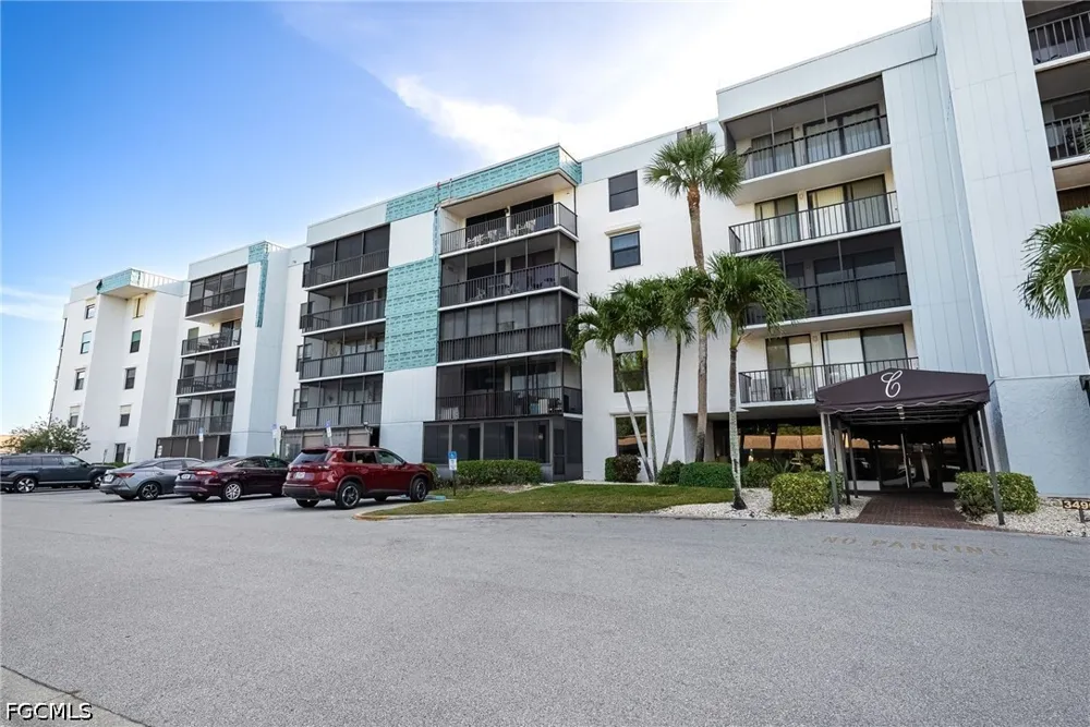 Key Drive #209 North Fort Myers, FL 33903