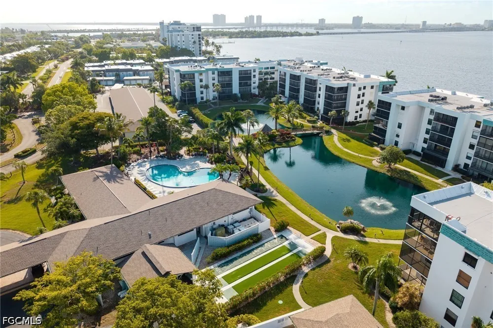 Key Drive #209 North Fort Myers, FL 33903