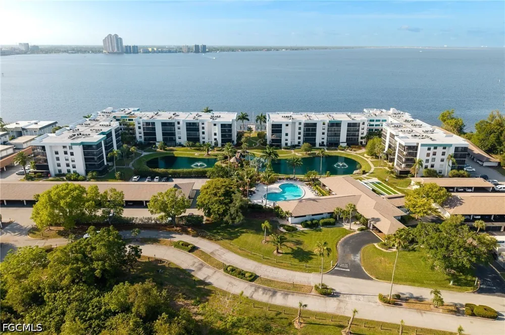 Key Drive #209 North Fort Myers, FL 33903