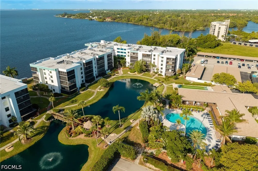 Key Drive #209 North Fort Myers, FL 33903