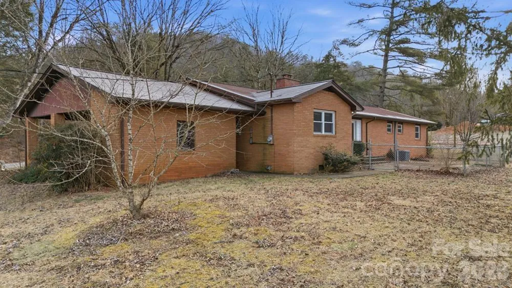 2977 HWY 64 Highway W Hayesville, NC 28904