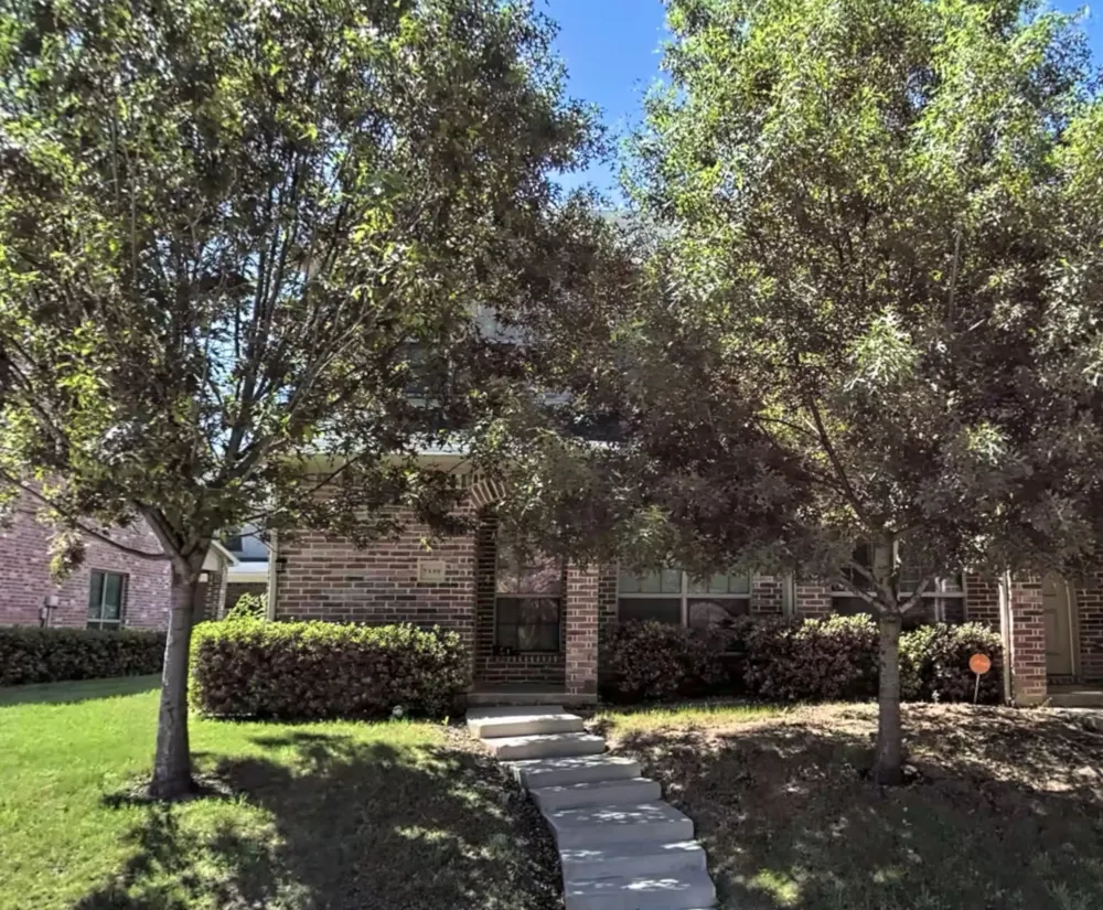 2349 Homewood Lane Grand Prairie, TX 75050