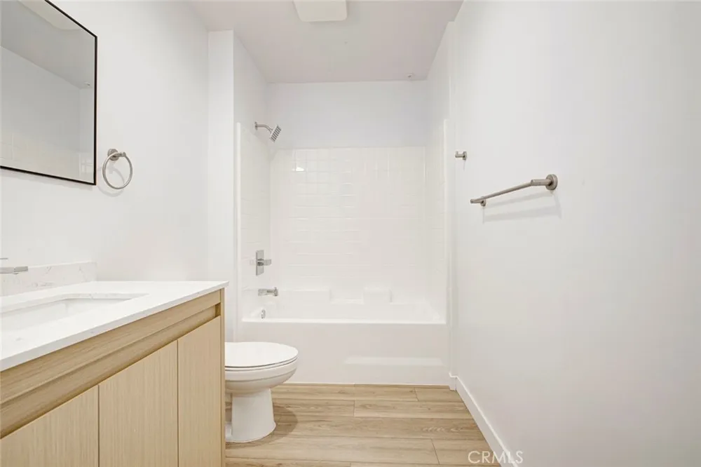 14810 Delano Street #406 Van Nuys, CA 91411