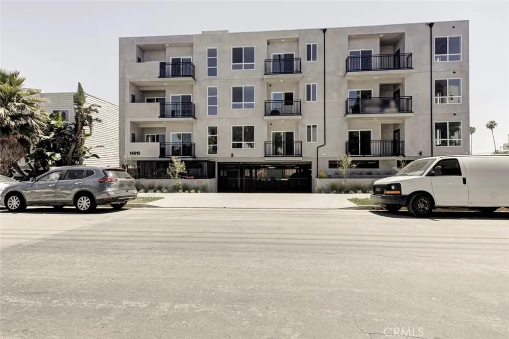 14810 Delano Street #406 Van Nuys, CA 91411