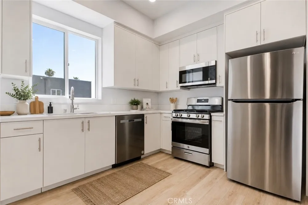 14810 Delano Street #406 Van Nuys, CA 91411