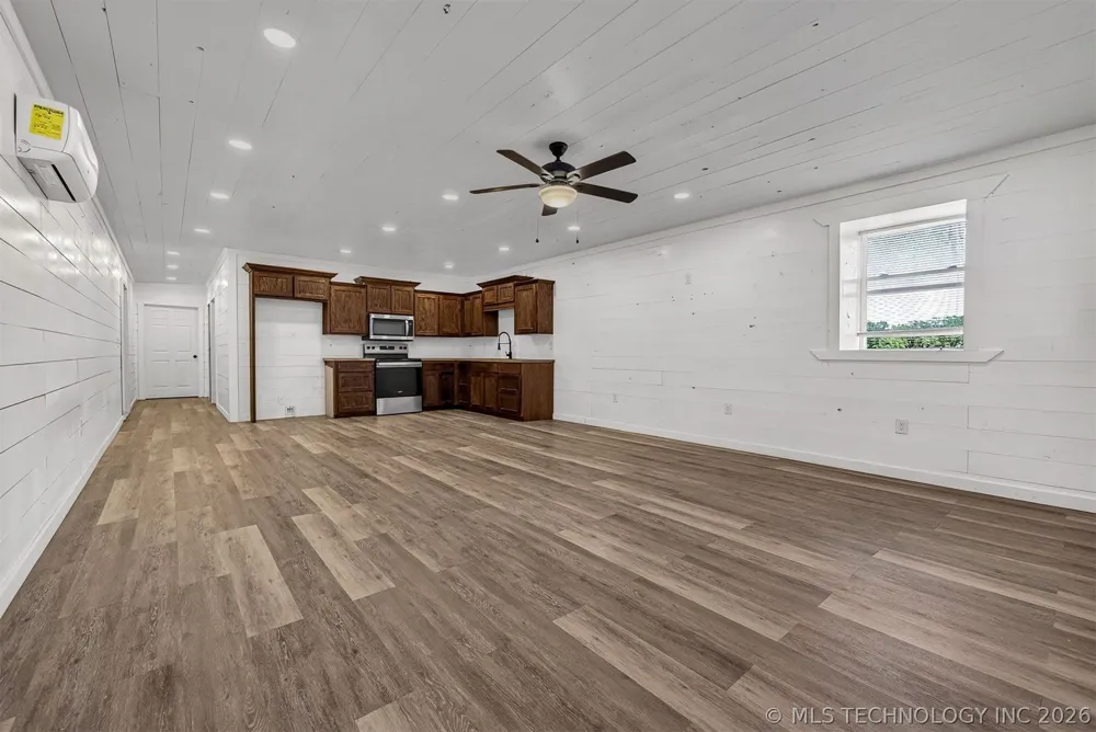 139172 State Highway 82 Tahlequah, OK 74464