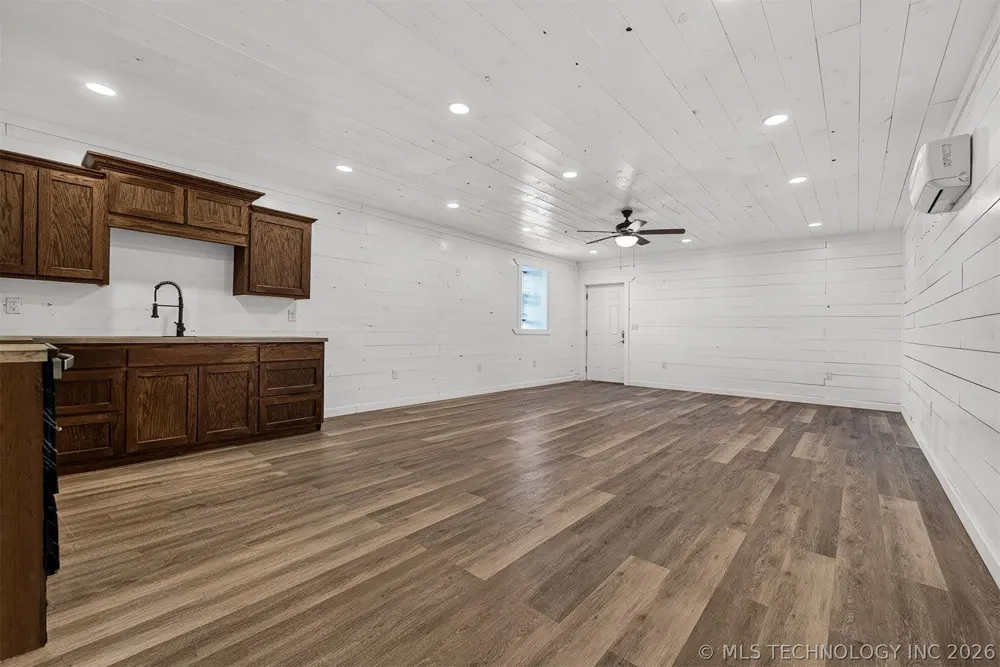 139172 State Highway 82 Tahlequah, OK 74464