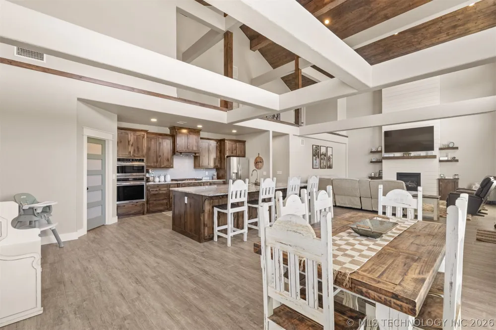 13917 State Highway 82 Tahlequah, OK 74464
